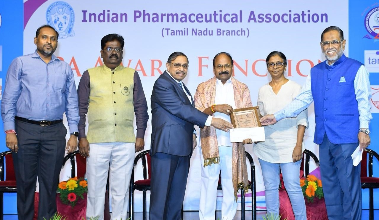 Chairman honoured at the Indian Pharmaceutical Association award function
